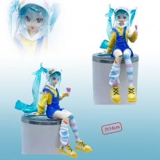 初音黄衣棒棒糖坐姿袋装手办